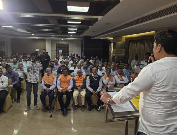 शहरांचा झपाट्याने होणारा विकास आणि त्यामुळे नवीन सहकारी गृहनिर्माण संस्थांची संख्या वाढत आहे