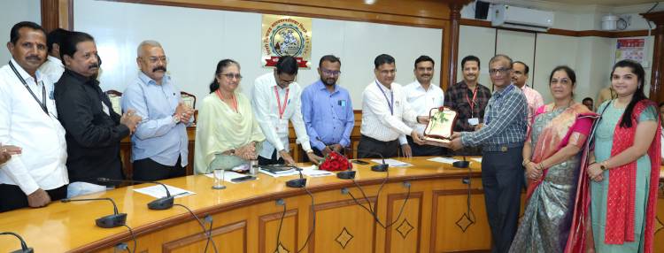 महापालिकेच्या वतीने सेवानिवृत्त कर्मचाऱ्यांचा सत्कार संपन्न