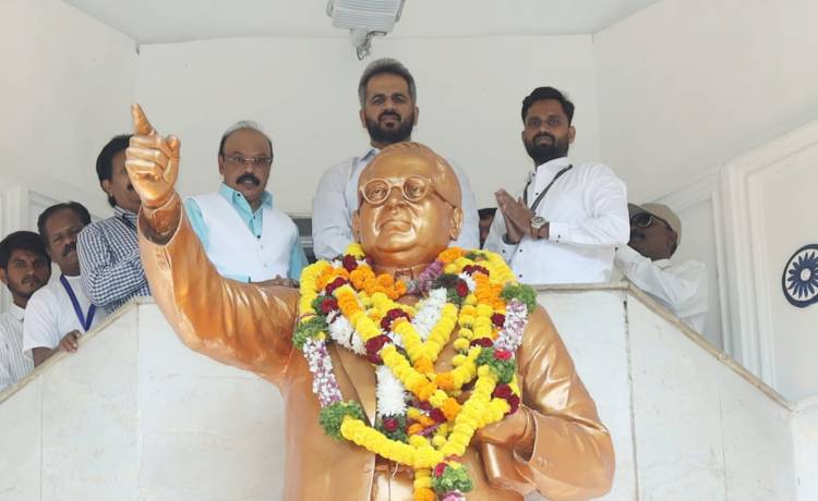 भारतरत्न डॉ.बाबासाहेब आंबेडकर यांच्या जयंतीनिमित्त महापालिकेच्या वतीने अभिवादन...