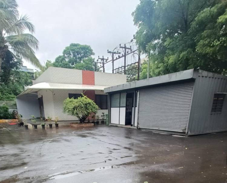  महापालिकेच्या जागेवर घुसखोरी करून अनधिकृतपणे बांधलेले अलिशान कार्यालय पाडा–युवराज दाखले