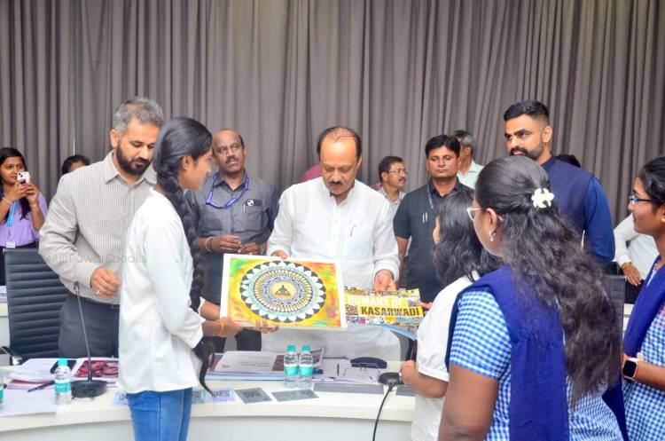 पिंपरी चिंचवड महानगरपालिकेच्या शिक्षण विभागाच्या कामांचा उपमुख्यमंत्र्यांकडून आढावा; नाविण्यपूर्ण उपक्रमांचे केले कौतुक 