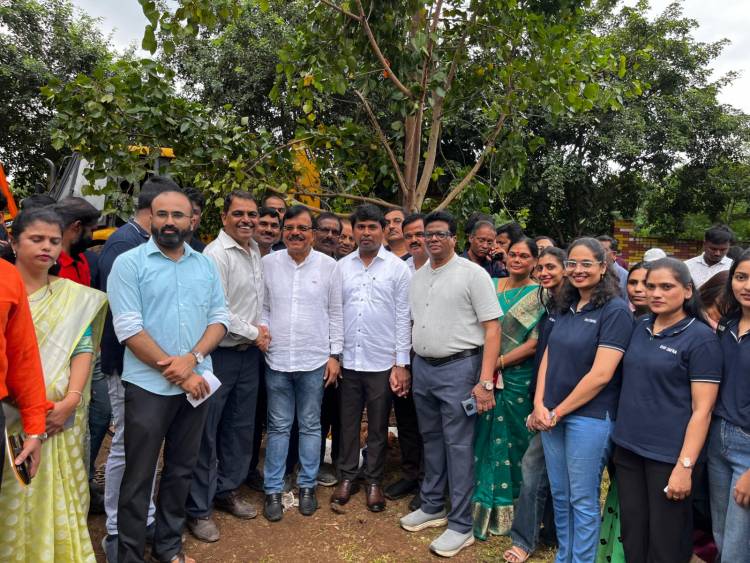 राष्ट्रीय स्वयंसेवक संघाच्या संघ शताब्दी वर्षाच्या निमित्ताने व देशाचे पंतप्रधान श्री नरेंद्र मोदी यांच्या 75 व्या वाढदिवसानिमित्त 51 फुटी वृक्षाची लागवड...